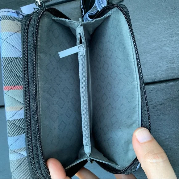 NWT Vera Bradley 3 in 1 Crossbody (also can be a wallet or wristlet) brand new - Picture 5 of 6